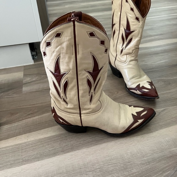 Boots - Picture 2 of 4